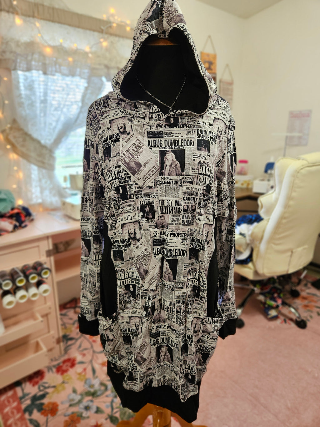 NEW Women's XL HP Wizarding News Tunic Hooded Dress with Pockets
