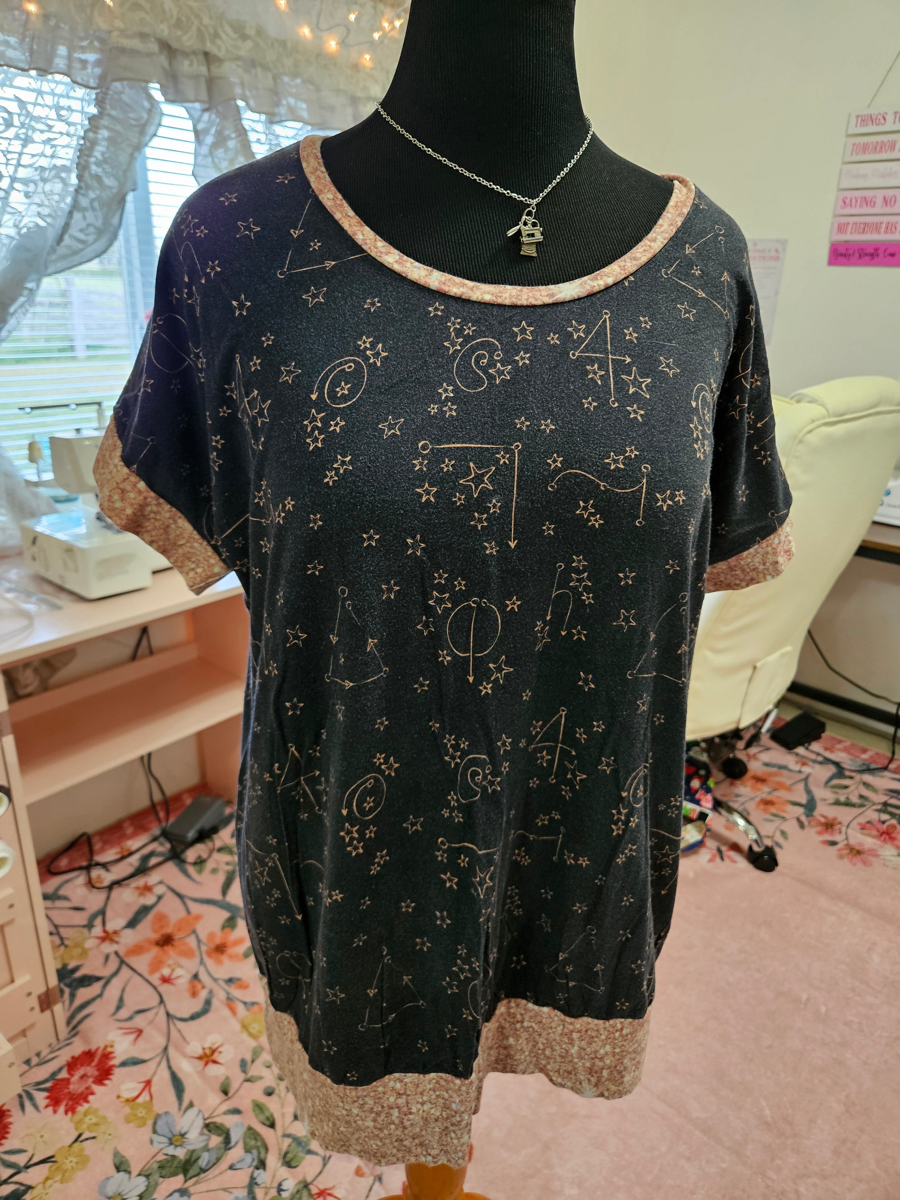 NEW Women's XXL HP Rose Gold Spells Dolman Top BL