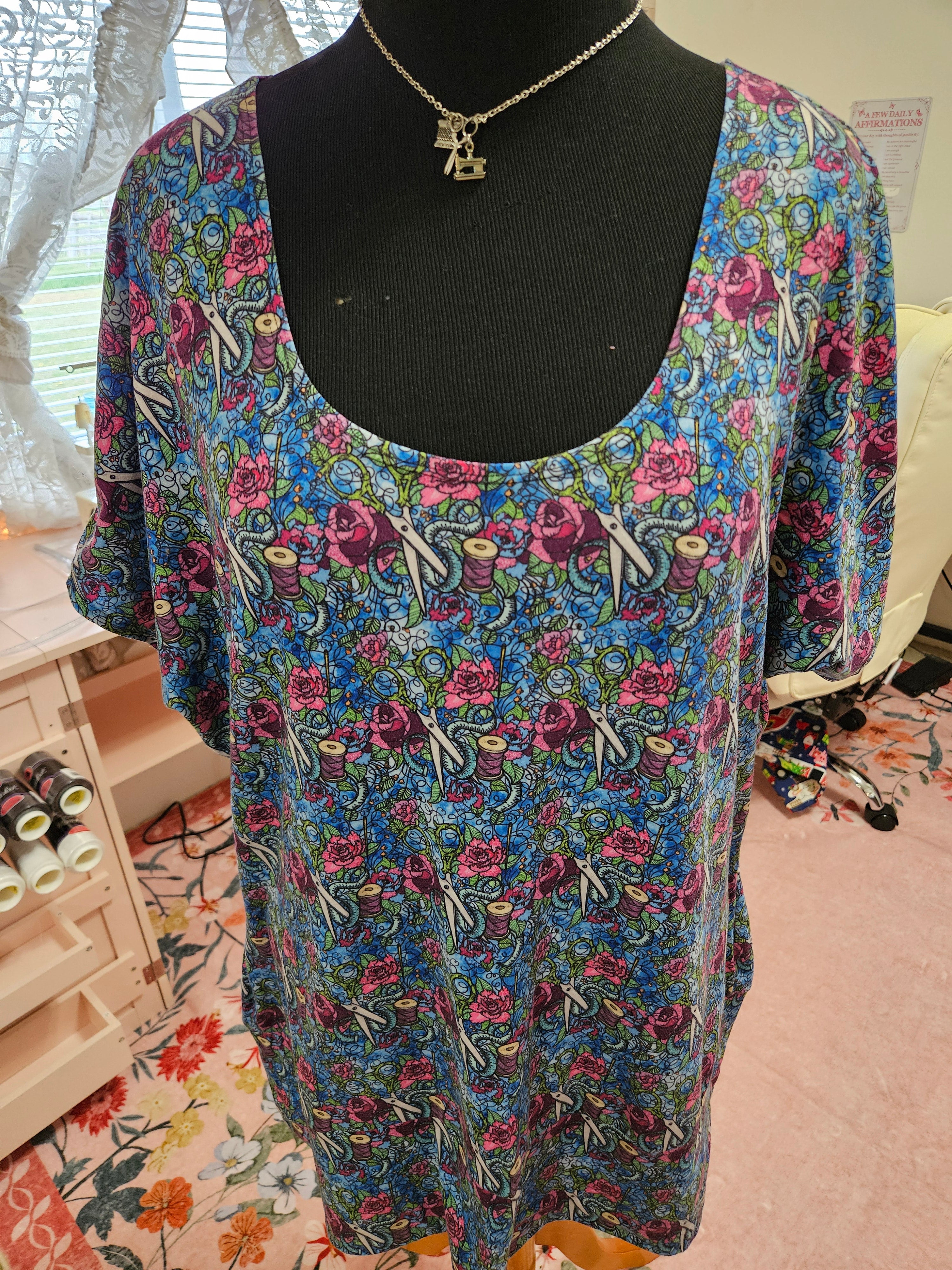 Women's XXL DBP Sewing Floral Lace Dolman T-shirt