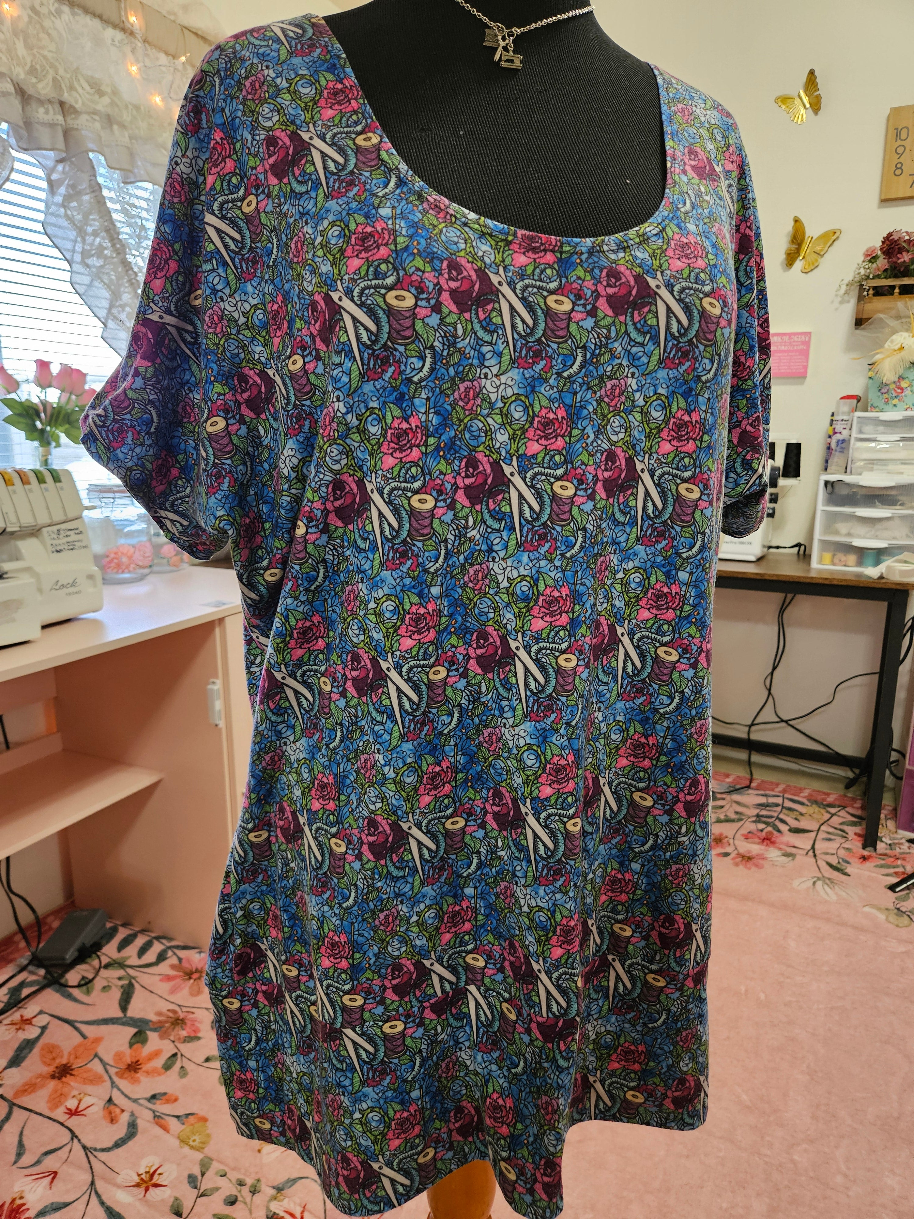 Women's XXL DBP Sewing Floral Lace Dolman T-shirt
