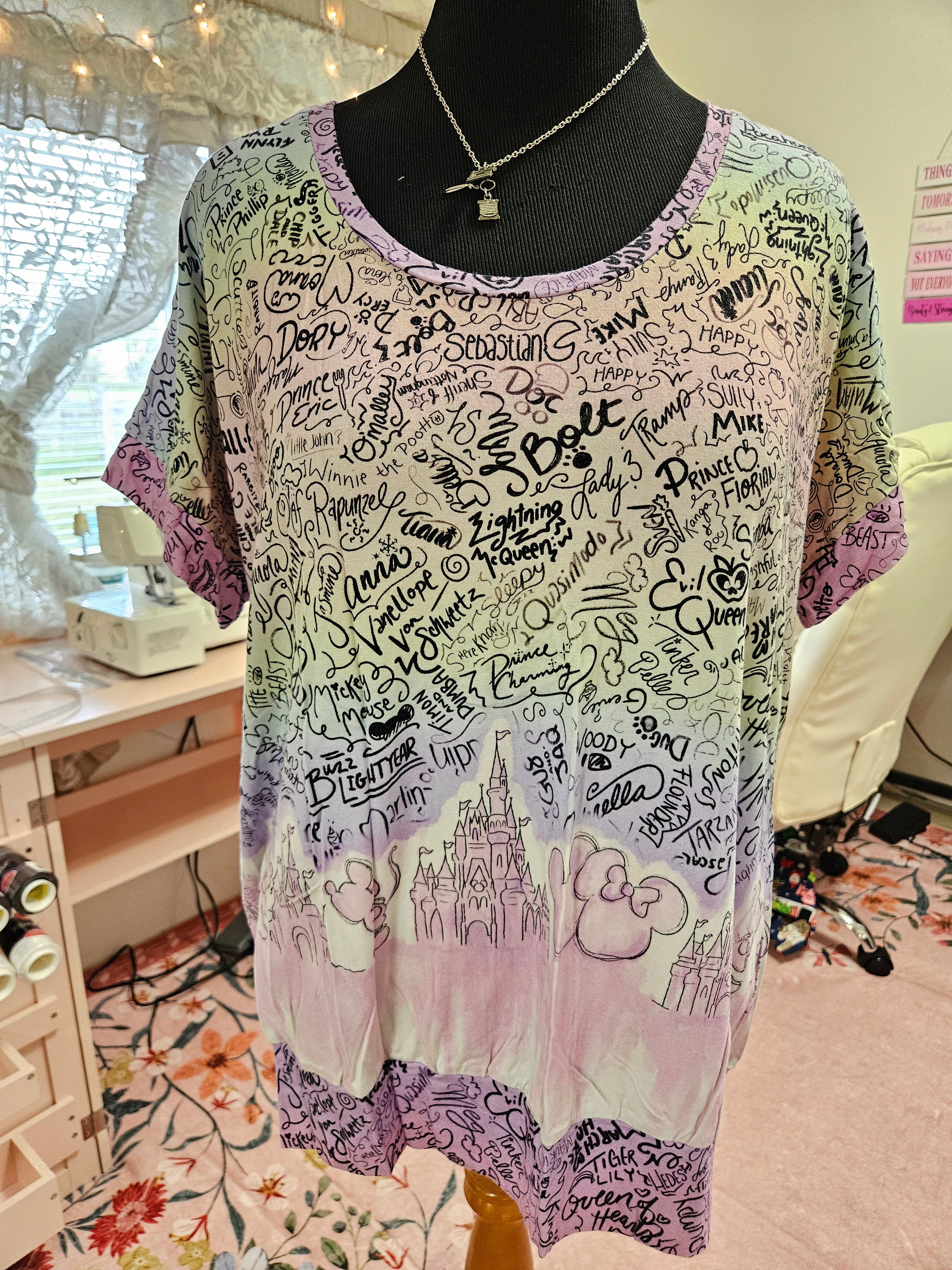 NEW Women's XL Disney Signatures w/ Castles Border Dolman Top BL