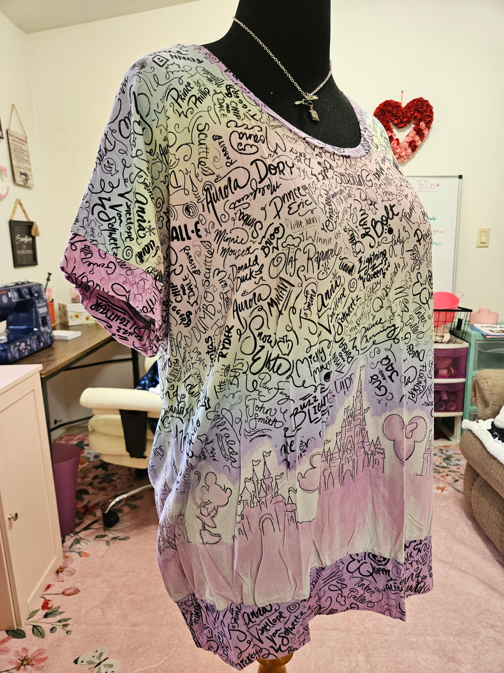 NEW Women's XL Disney Signatures w/ Castles Border Dolman Top BL