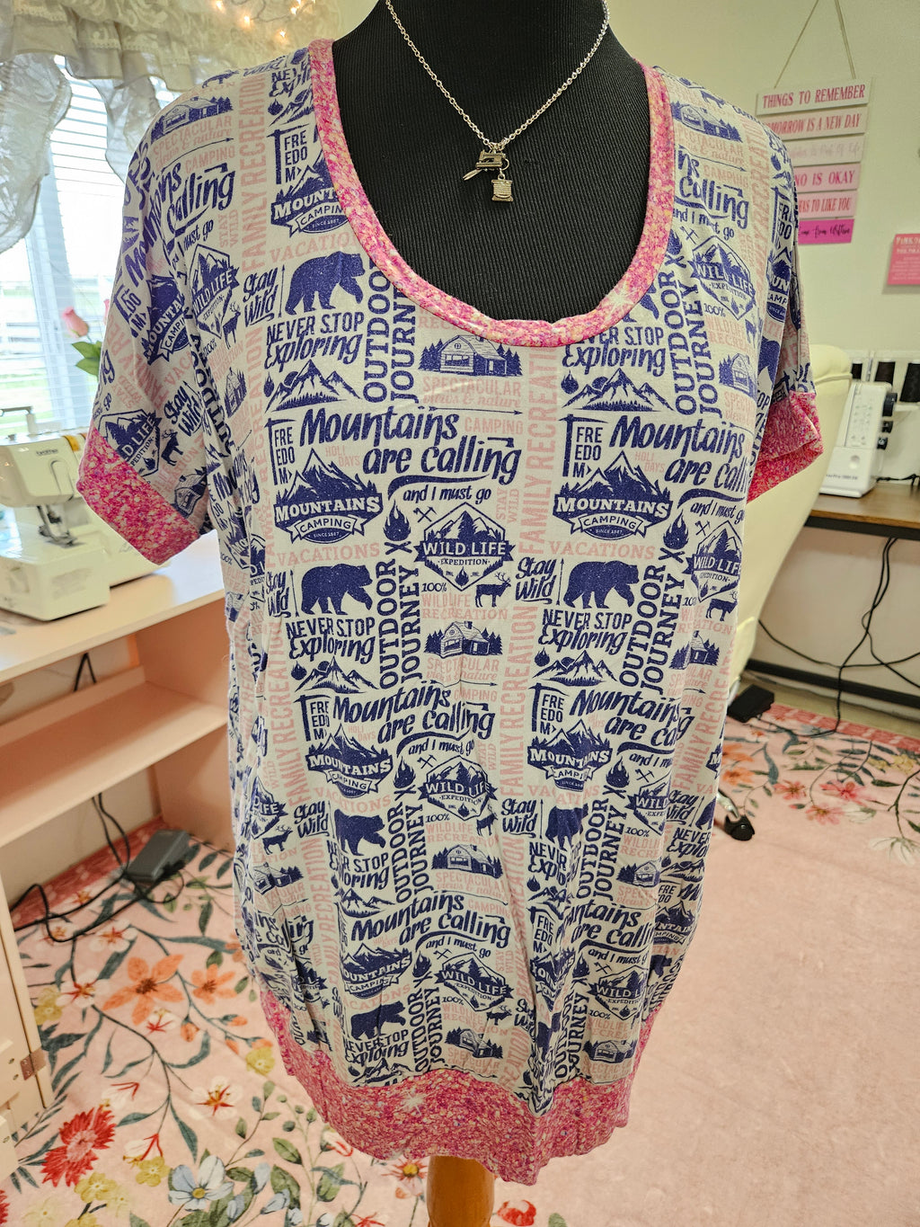 NEW Women's XXL The Mountains Are Calling w/ Faux Pink Glitter Dolman Top BL