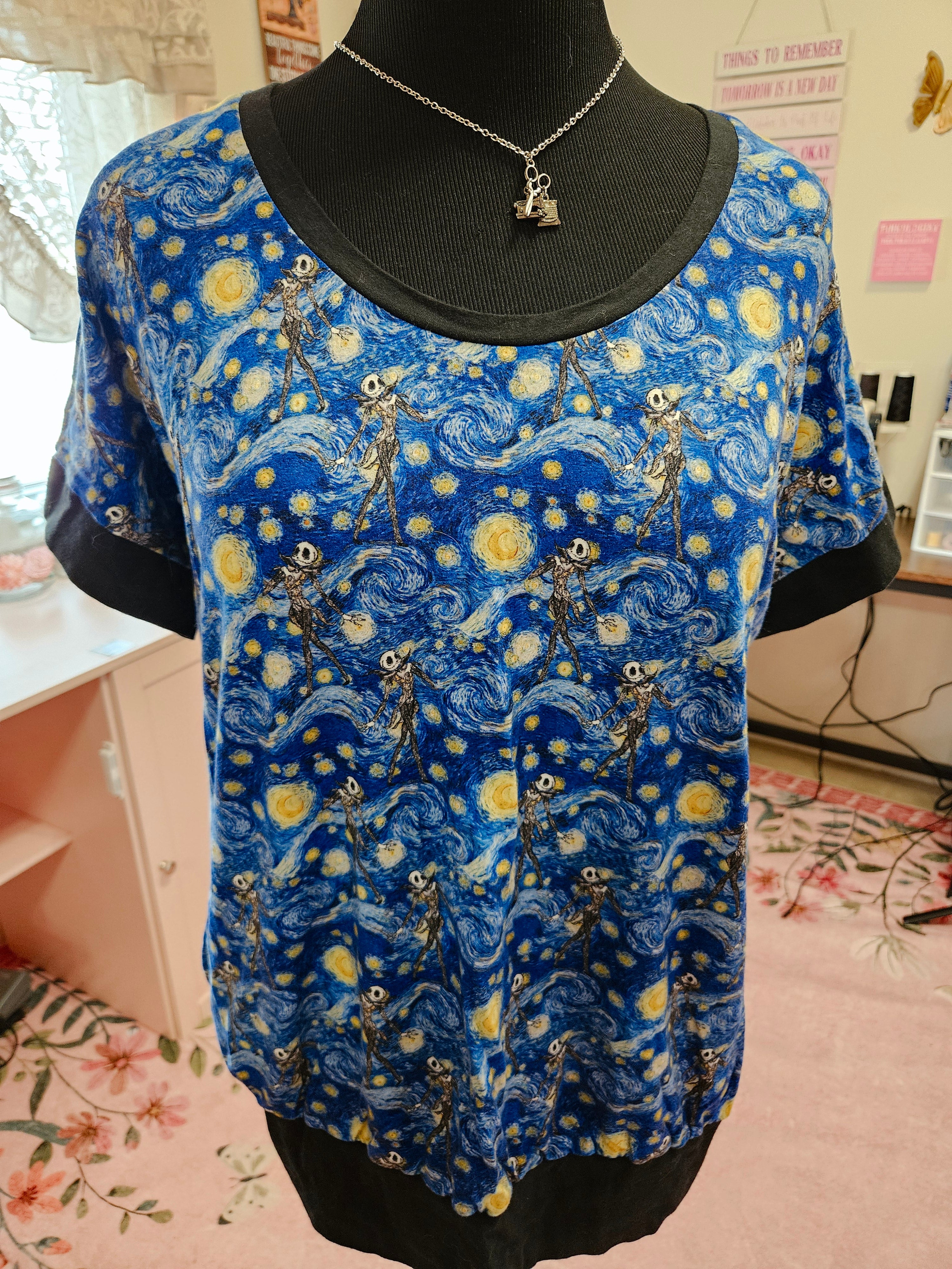 NEW Women's XXL Starry Night NBC Jack Dolman Top BL