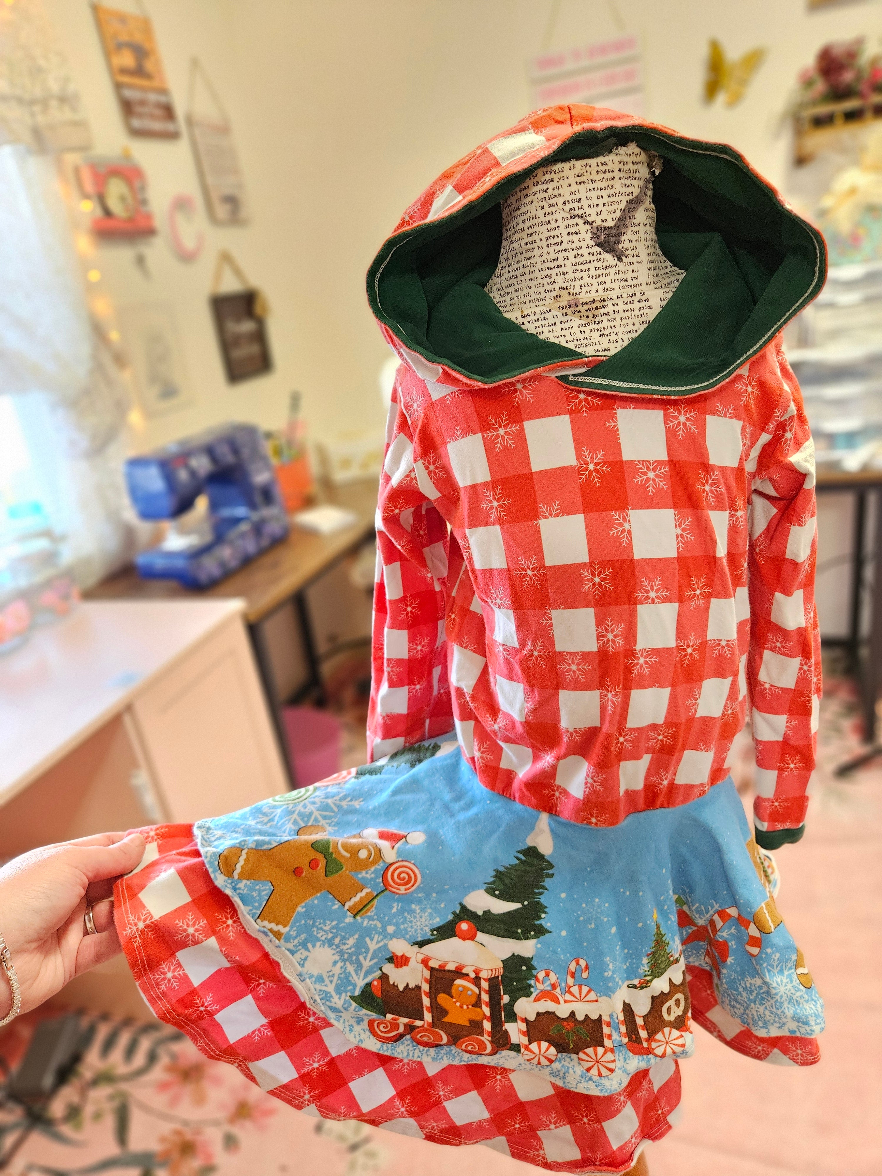 GIRL'S Christmas Hooded Gingham Gingerbread Border Print Dress CL 4T