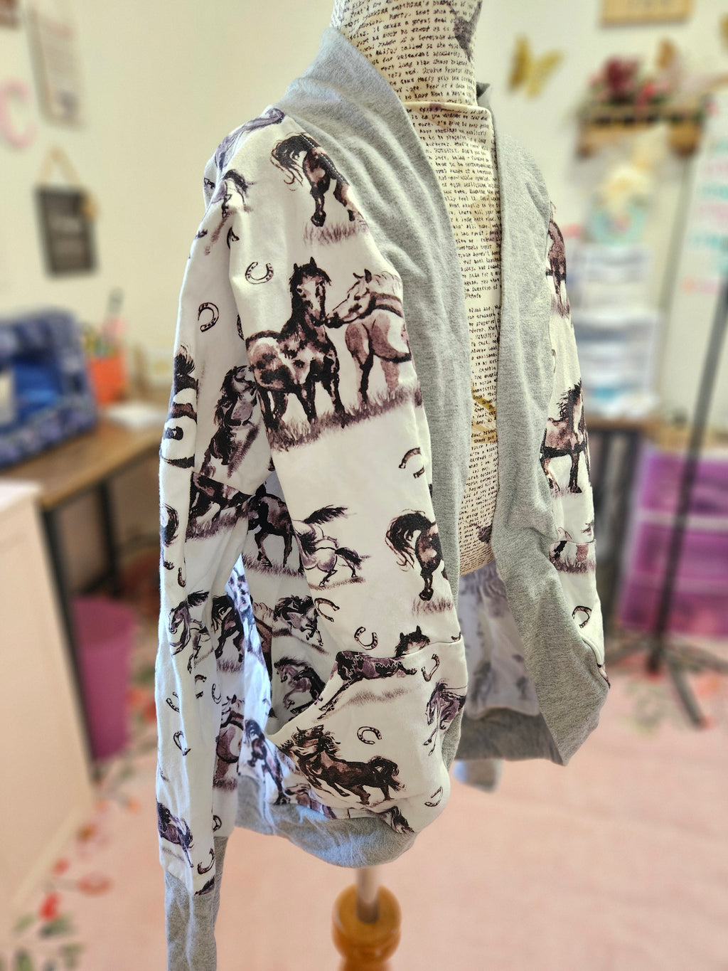 NEW GIRL'S Horses Cardigan CL 4T