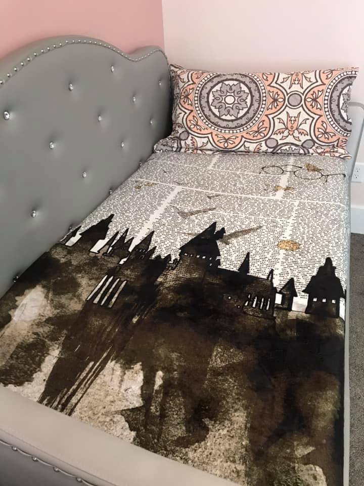 PRE-ORDER: HP Castles REPRINT 2026 BLANKETS Design